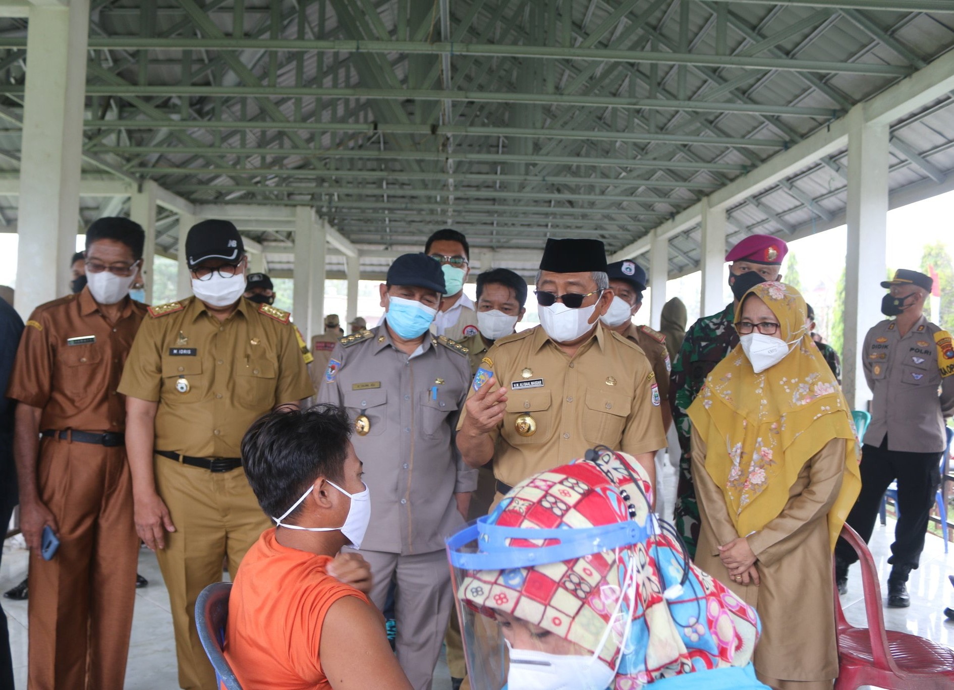Bupati Pasangkayu Dampingi Gubernur Pantau Vaksinasi di Perbatasan Sulbar-Sulteng